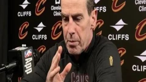 戴奇被埃弗顿解聘，特洛伊·迪尼身世成谜